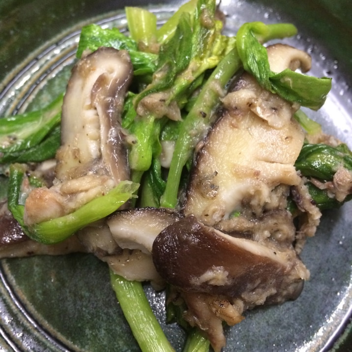 オイルサーディンと椎茸ので炒めもの